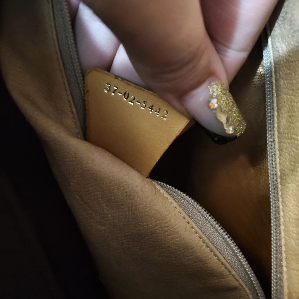 Gucci Tan and Brown Monogram Bag - Picture 7 of 16